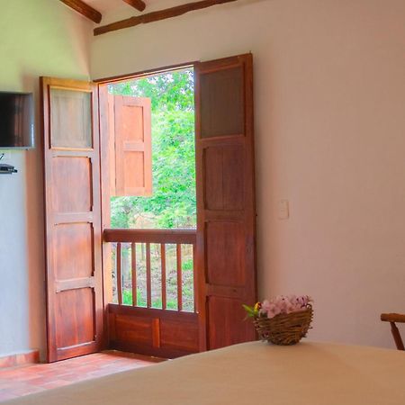 Hotel Hacienda Macedonia Баричара Екстериор снимка