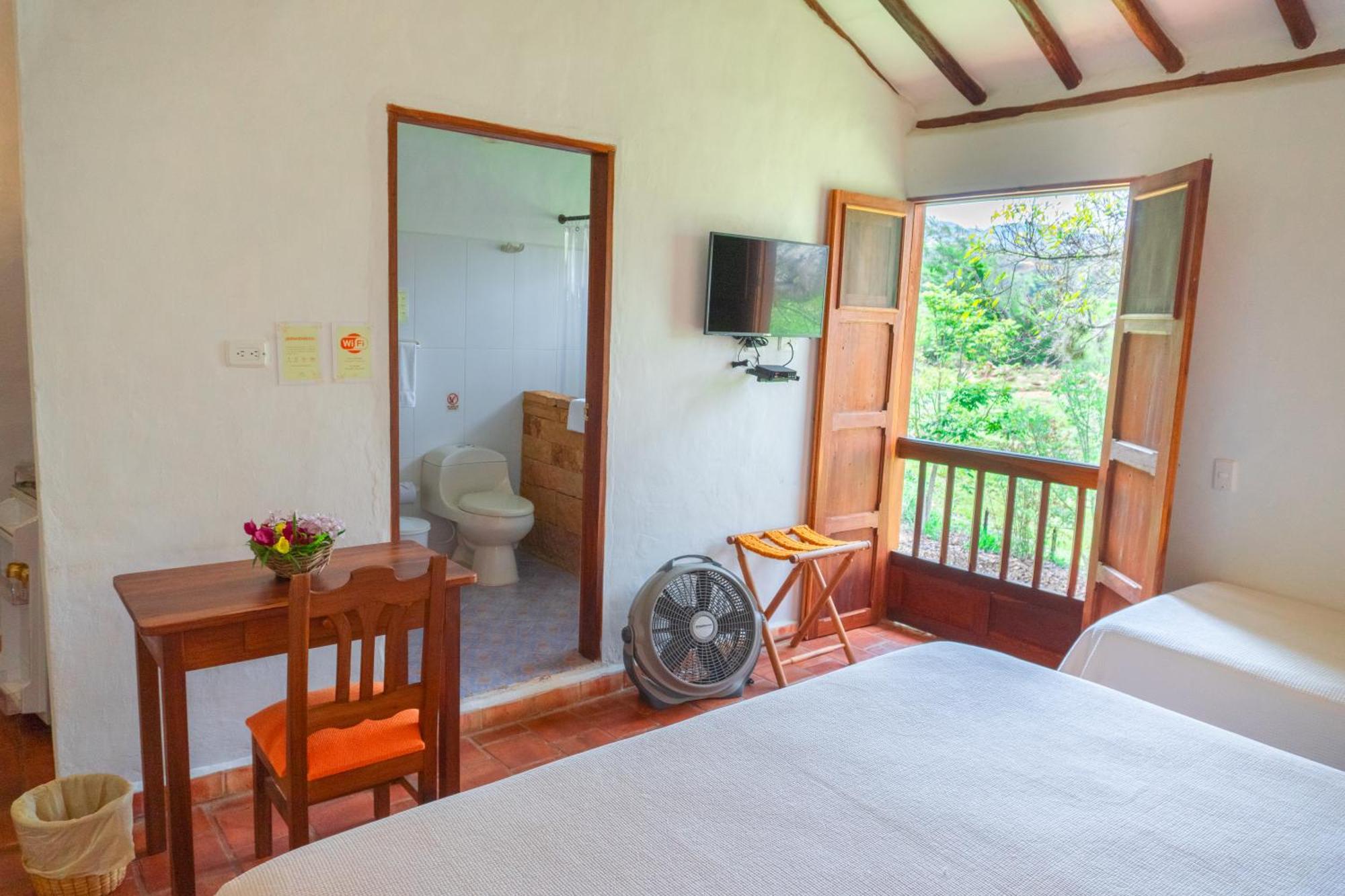 Hotel Hacienda Macedonia Баричара Екстериор снимка