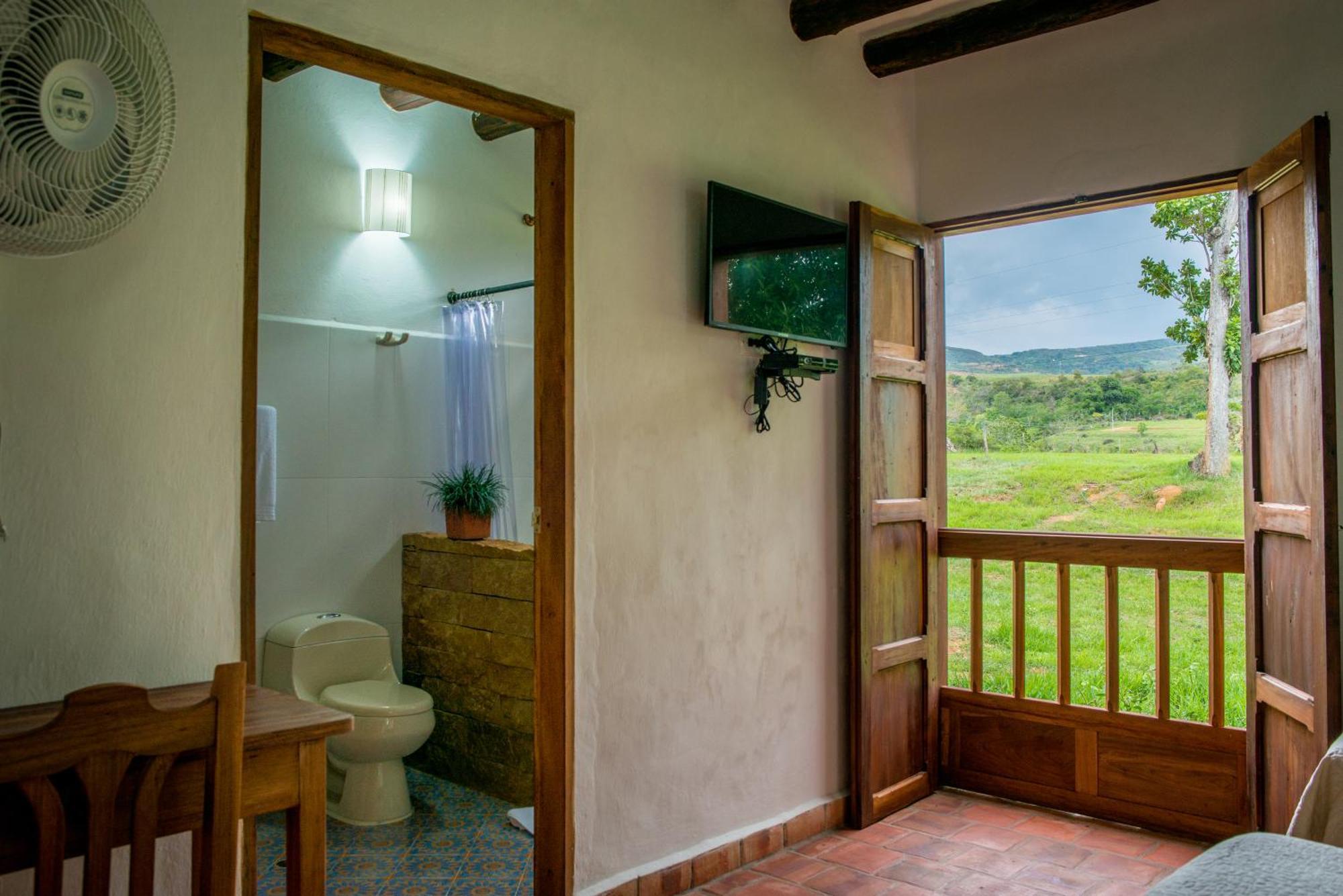 Hotel Hacienda Macedonia Баричара Екстериор снимка